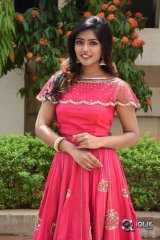 Eesha Rebba At Ami Thumi Movie Pre Release Function